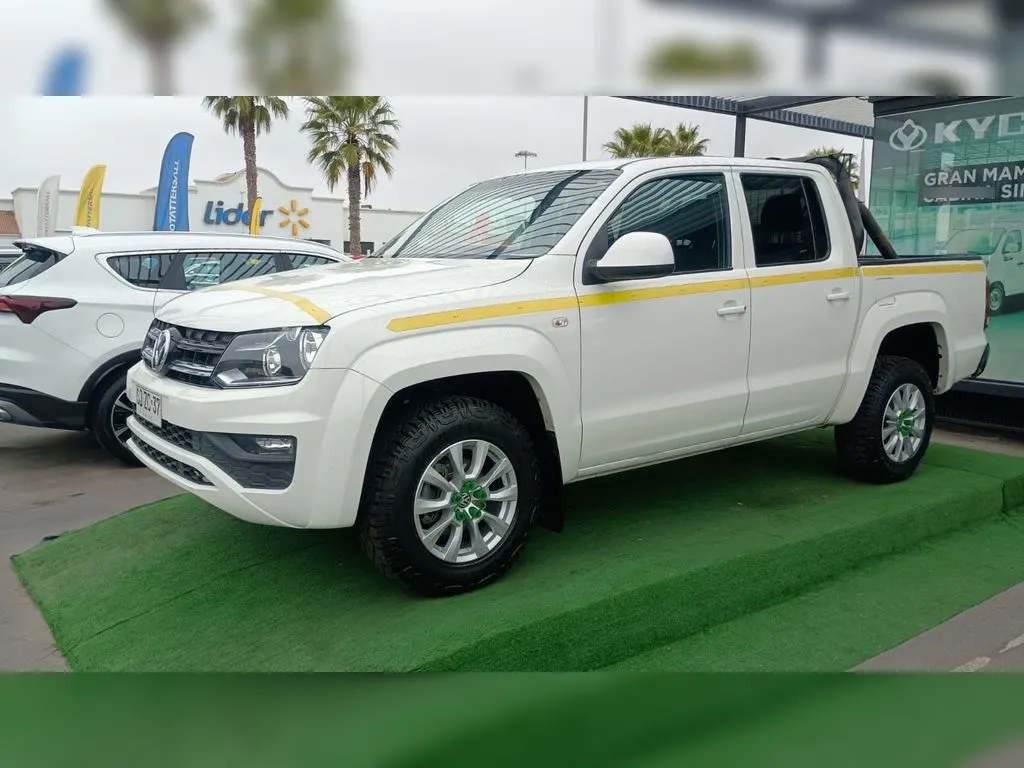 Volkswagen Amarok 2.0 Trendline Diesel 4motion 4x4 Dob. Cab. Mt 4p año 2023