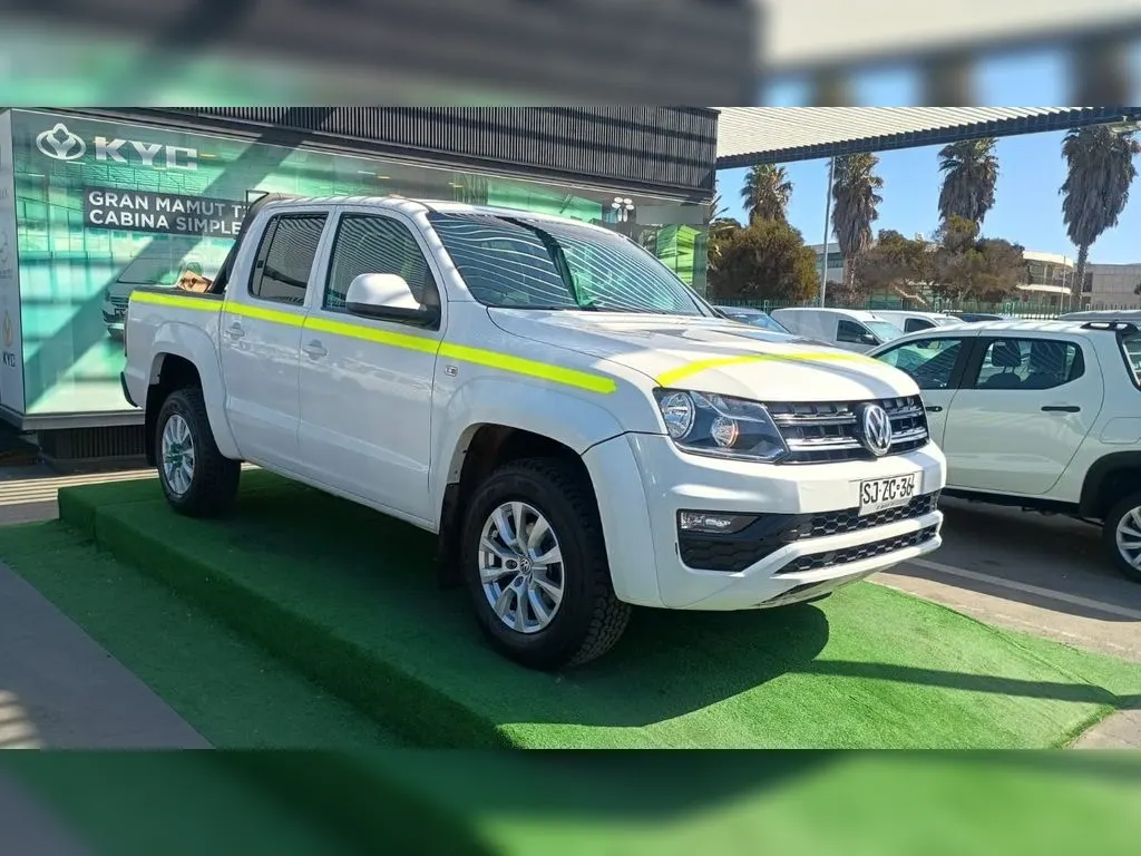 Volkswagen Amarok 2.0 Trendline Diesel 4motion 4x4 Dob. Cab. Mt 4p año 2023