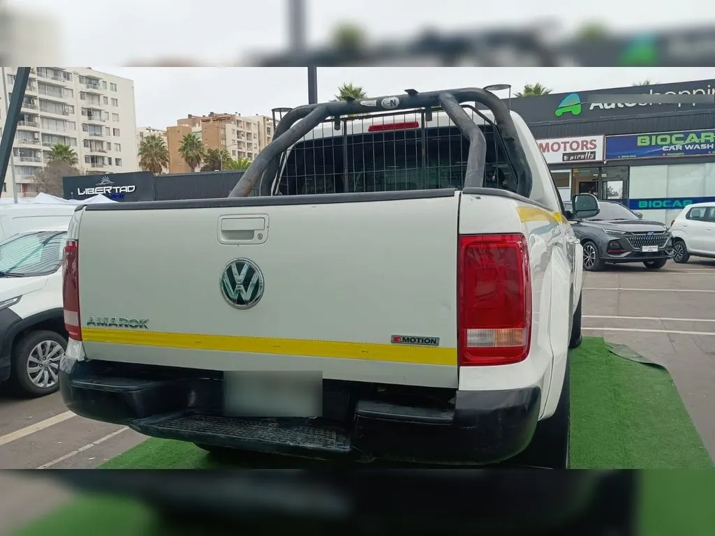 Volkswagen Amarok 2.0 Trendline Diesel 4motion 4x4 Dob. Cab. Mt 4p año 2023