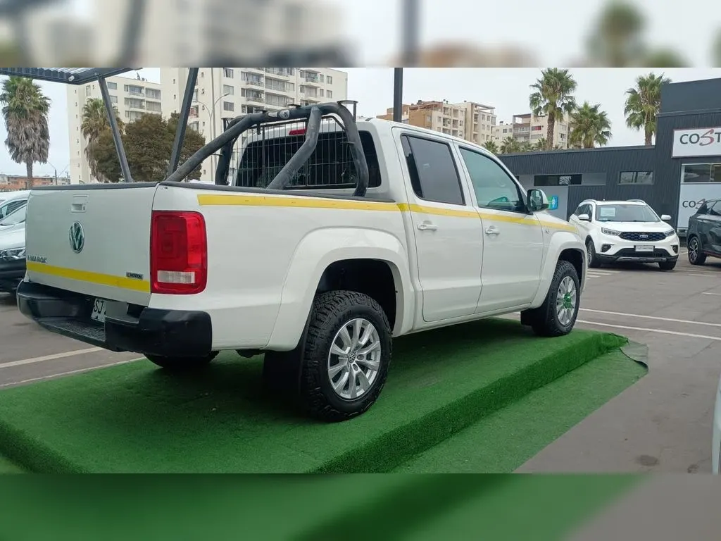 Volkswagen Amarok 2.0 Trendline Diesel 4motion 4x4 Dob. Cab. Mt 4p año 2023