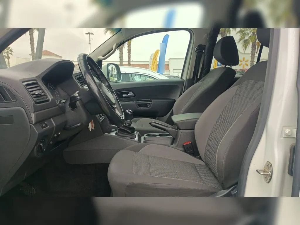 Volkswagen Amarok 2.0 Trendline Diesel 4motion 4x4 Dob. Cab. Mt 4p año 2023