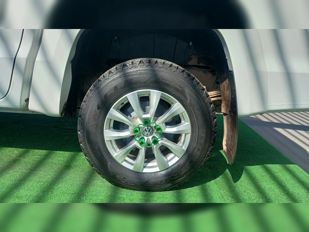 Volkswagen Amarok 2.0 Trendline Diesel 4motion 4x4 Dob. Cab. Mt 4p año 2023