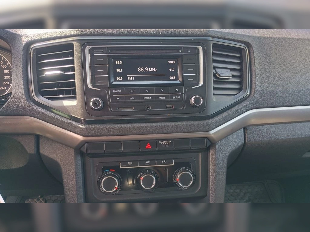 Volkswagen Amarok 2.0 Trendline Diesel 4motion 4x4 Dob. Cab. Mt 4p año 2023