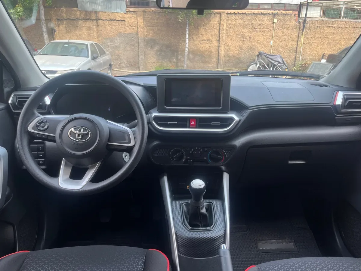 TOYOTA RAIZE 1.2 E Cvt At año 2023