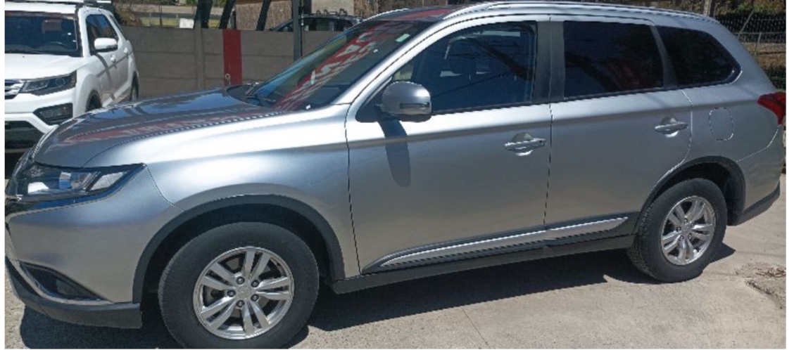 MITSUBISHI OUTLANDER 2.0 Mt 4x2 año 2020