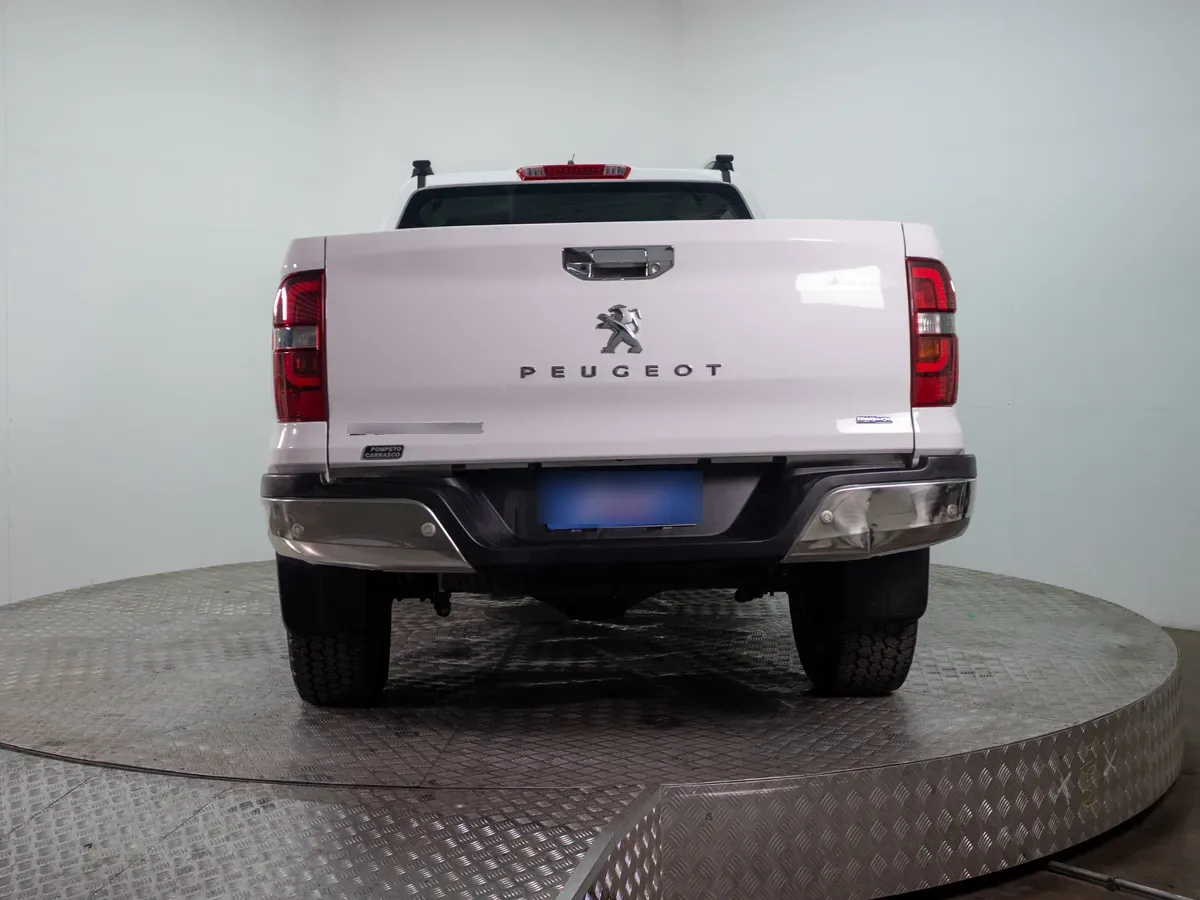 Peugeot Landtrek Landtrek 2.2 Action4 Bluehdi 180 At 4x4 Diesel año 2024