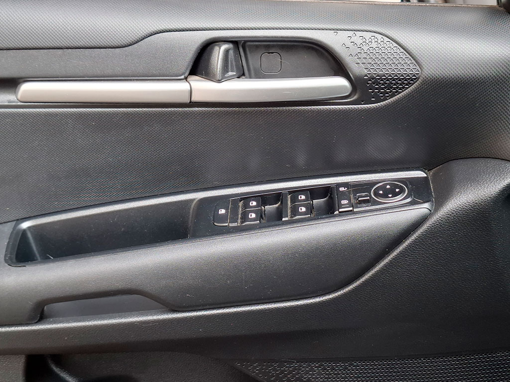 Kia Sonet Ex 1.5l 6mt Acc Plus año 2022