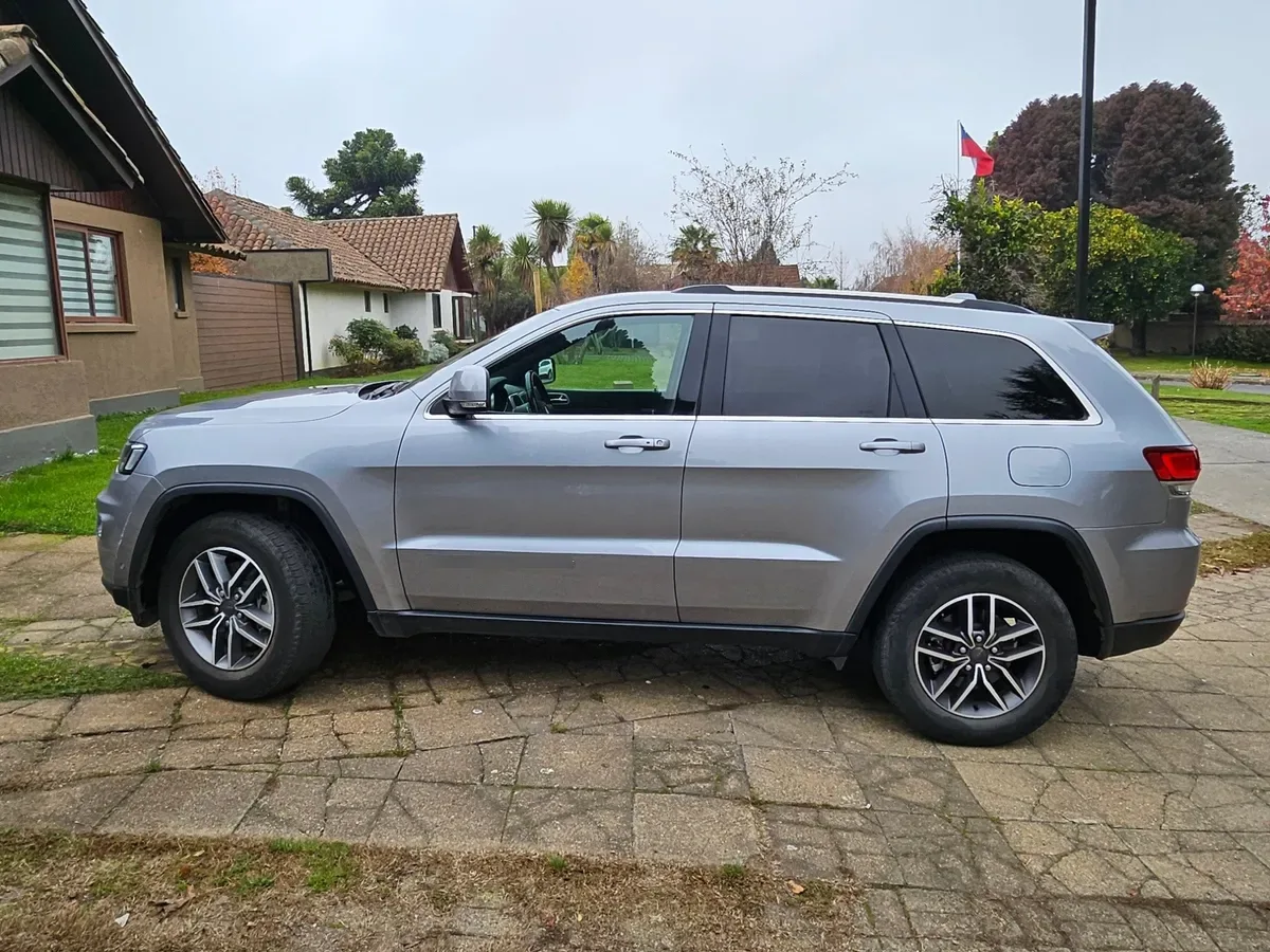 JEEP GRAND CHEROKEE 3.6 Limited Lx At 4x4 año 2021