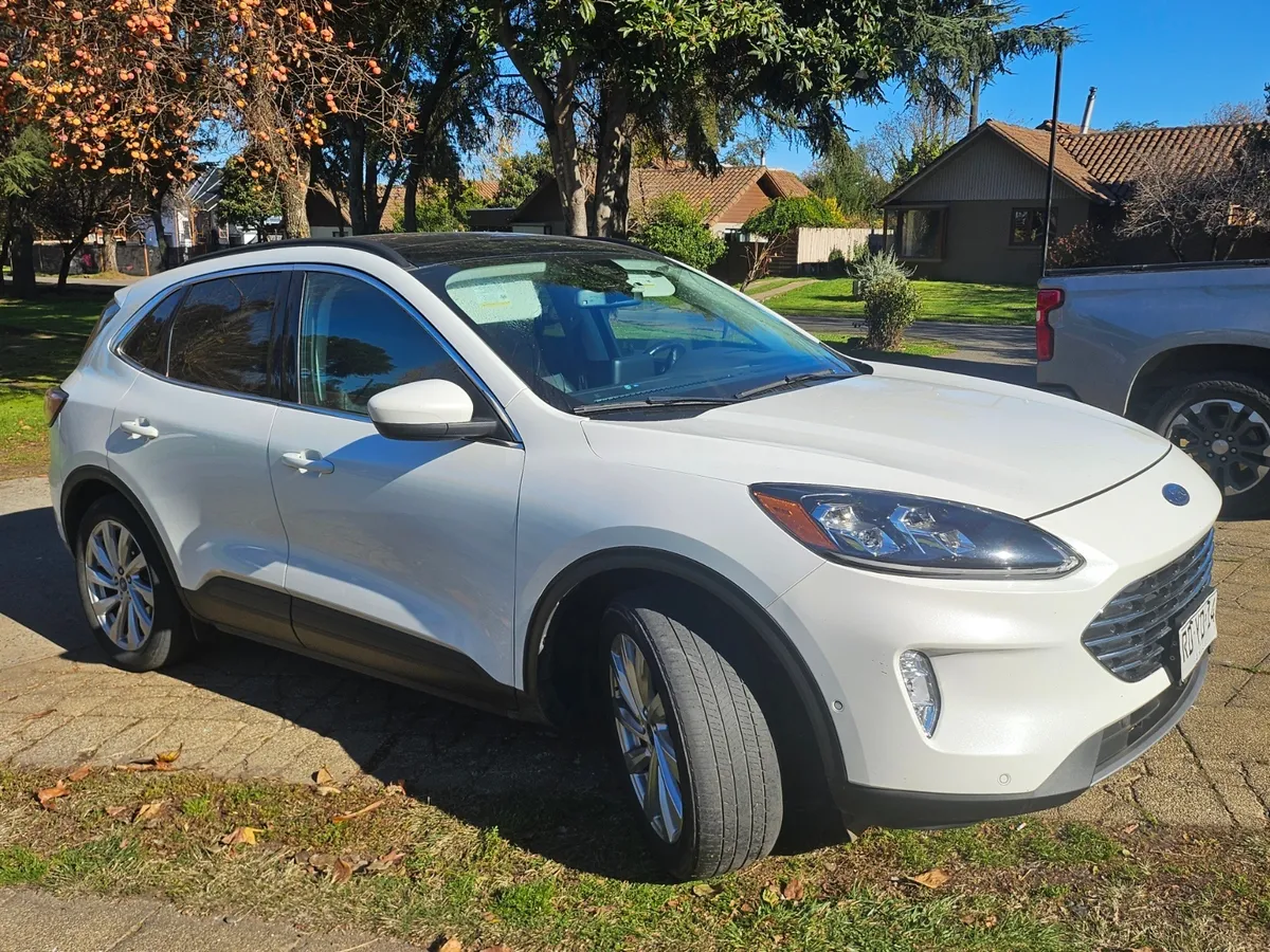 FORD ESCAPE 2.5 Titanium Hev At 4x4 Hibrido año 2022