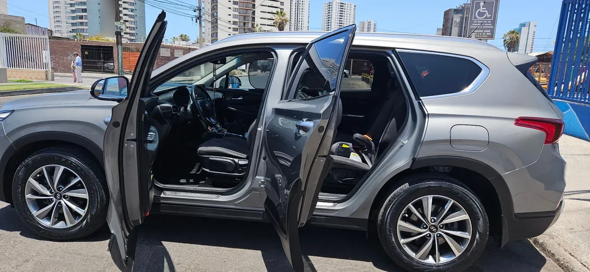 Hyundai Santa Fe 2.2 Crdi Tm Plus Mt Diesel año 2020