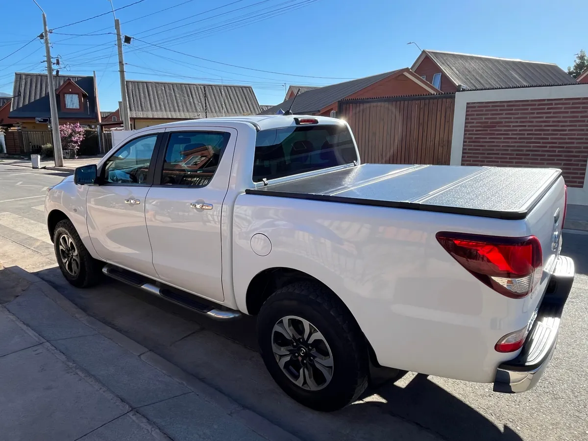 MAZDA BT-50 2.2 Dc Sdx Mt 4x4 Diesel año 2021