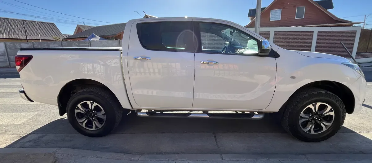 MAZDA BT-50 2.2 Dc Sdx Mt 4x4 Diesel año 2021