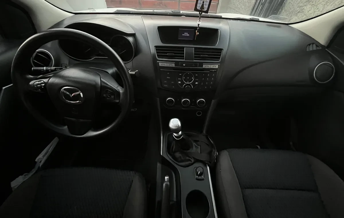 MAZDA BT-50 2.2 Dc Sdx Mt 4x4 Diesel año 2021