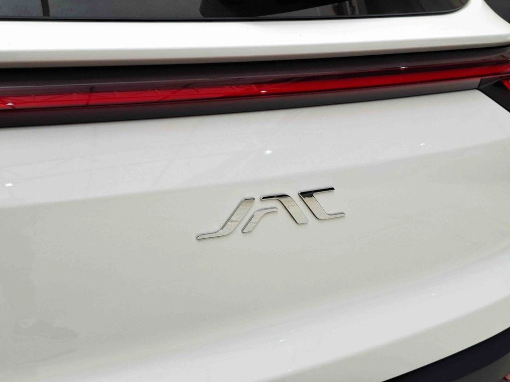 JAC Js4 Luxury año 2025