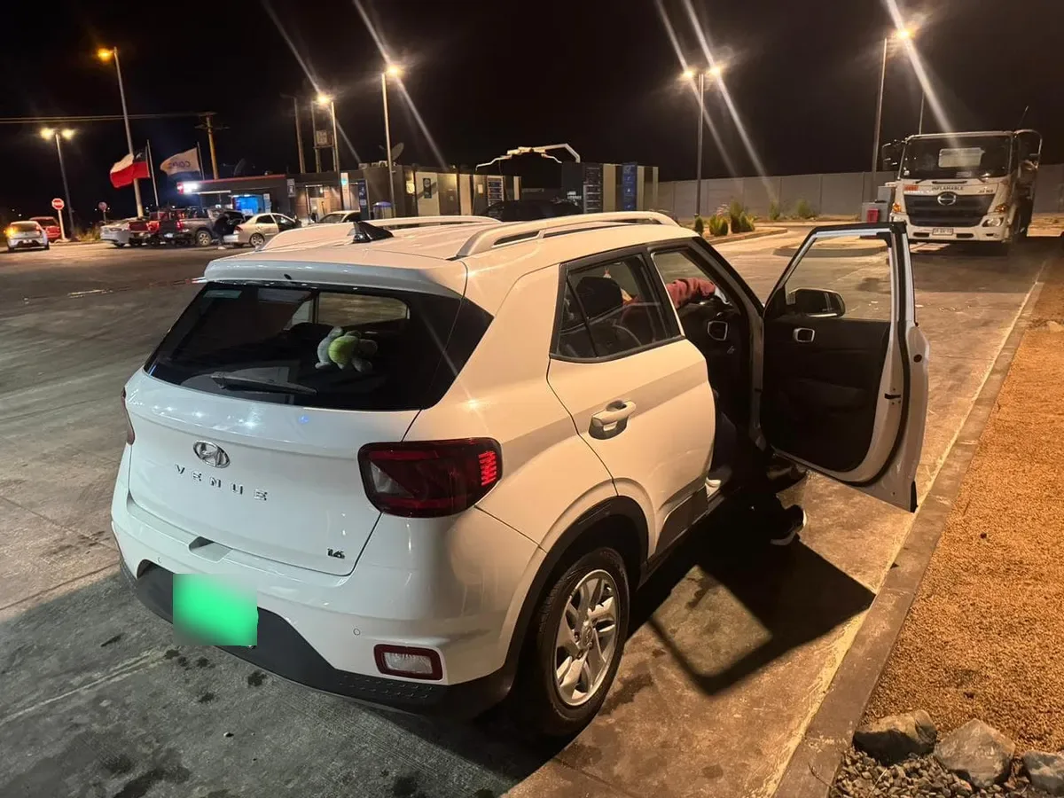 Hyundai Venue 1.6 Qx Plus Mt año 2021