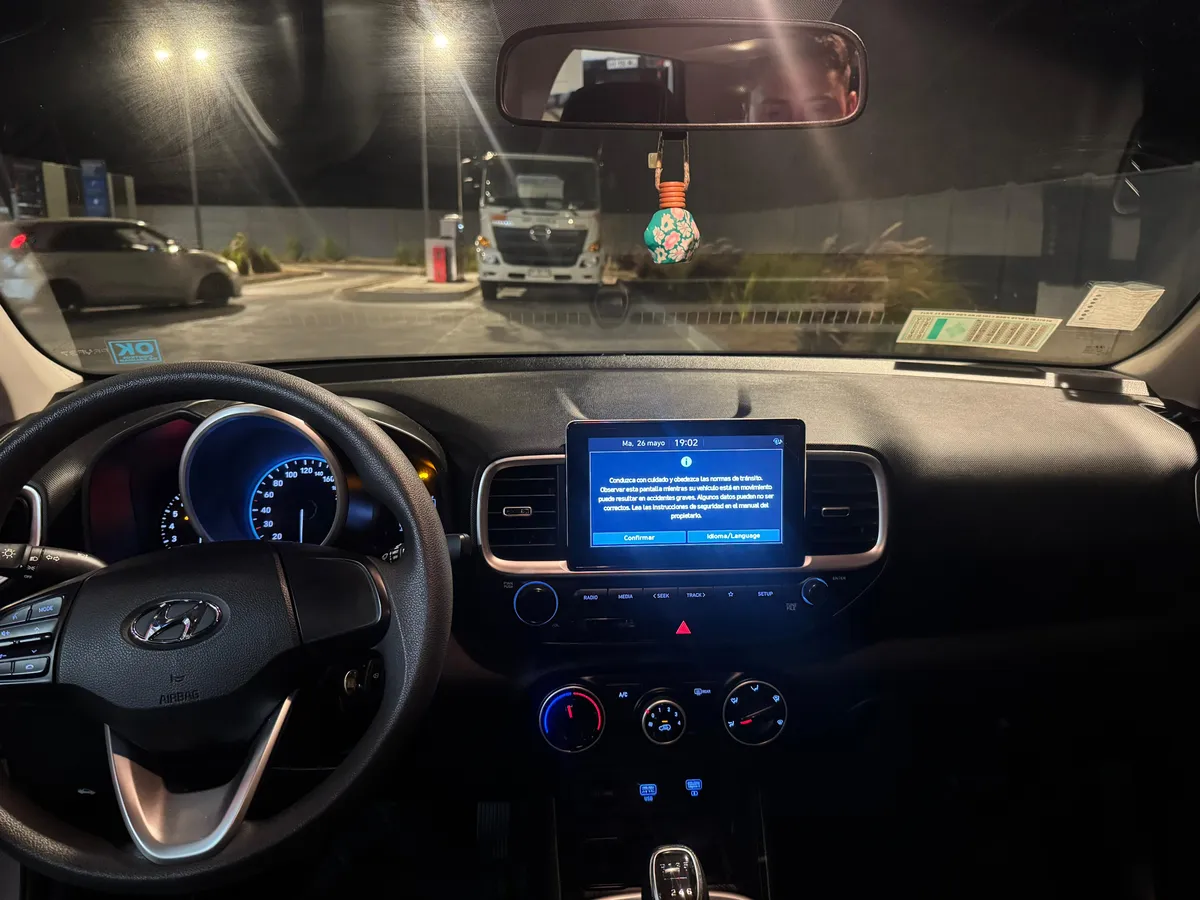 Hyundai Venue 1.6 Qx Plus Mt año 2021