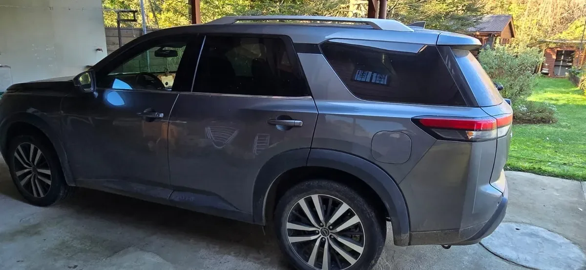 Nissan Pathfinder 3.5 Exclusive At 4x4 año 2023
