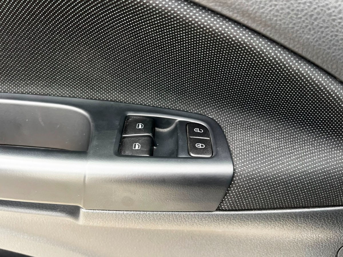 Volkswagen Gol Trendline 1.6 Mt año 2021