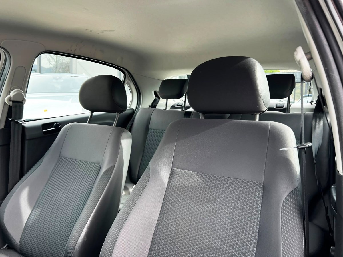 Volkswagen Gol Trendline 1.6 Mt año 2021