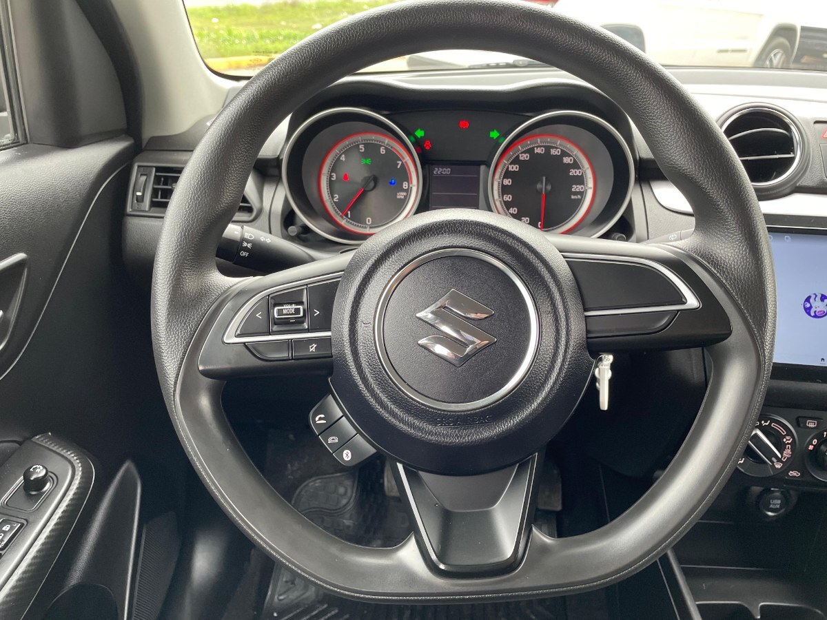 Suzuki Swift 1.2 año 2024