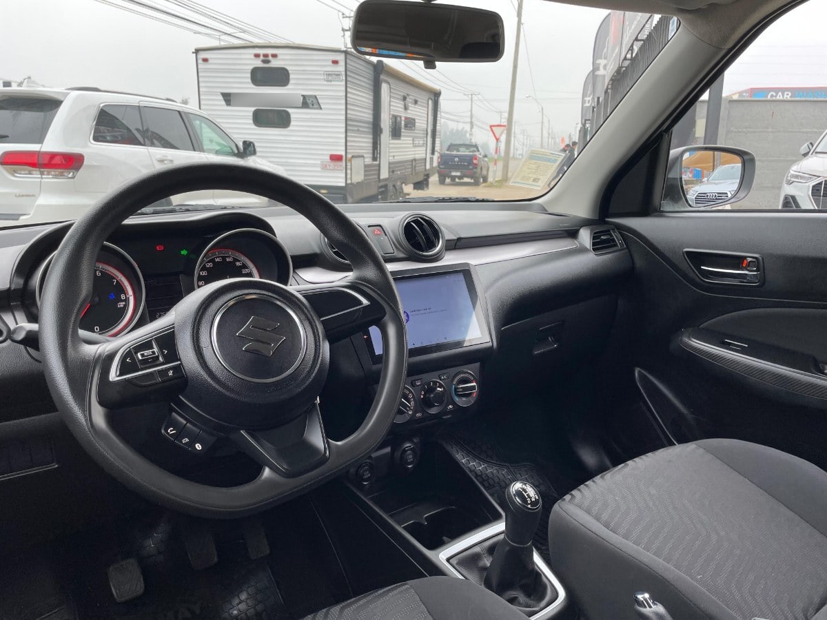 Suzuki Swift 1.2 año 2024