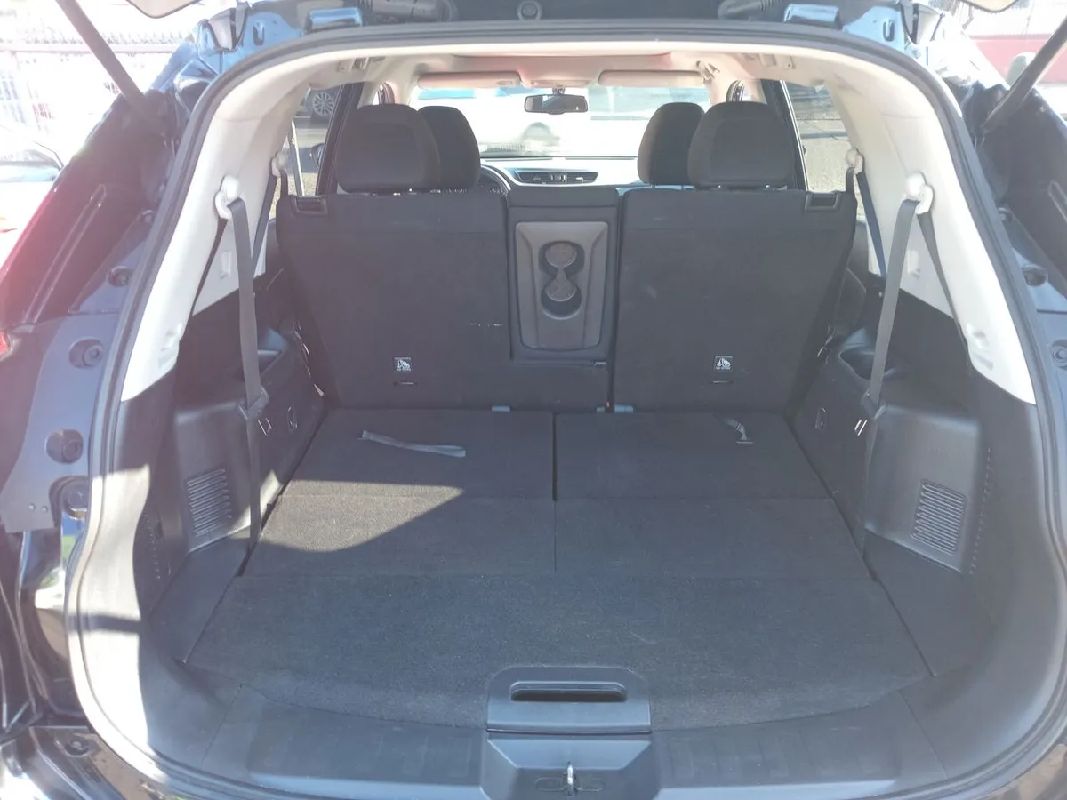 Nissan X-Trail 2.5 Advance 4x2 3row Cvt At 5p año 2023