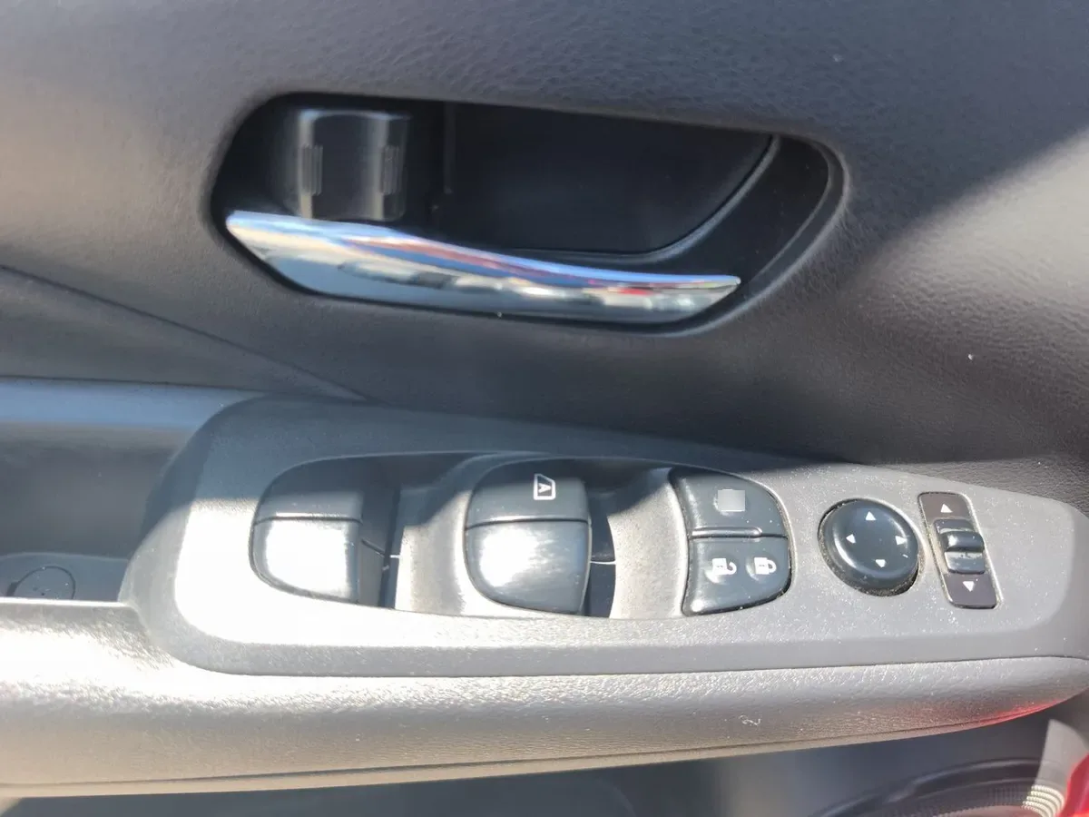 Nissan Kicks 1.6 Exclusive 4x2 Cvt At 5p año 2025