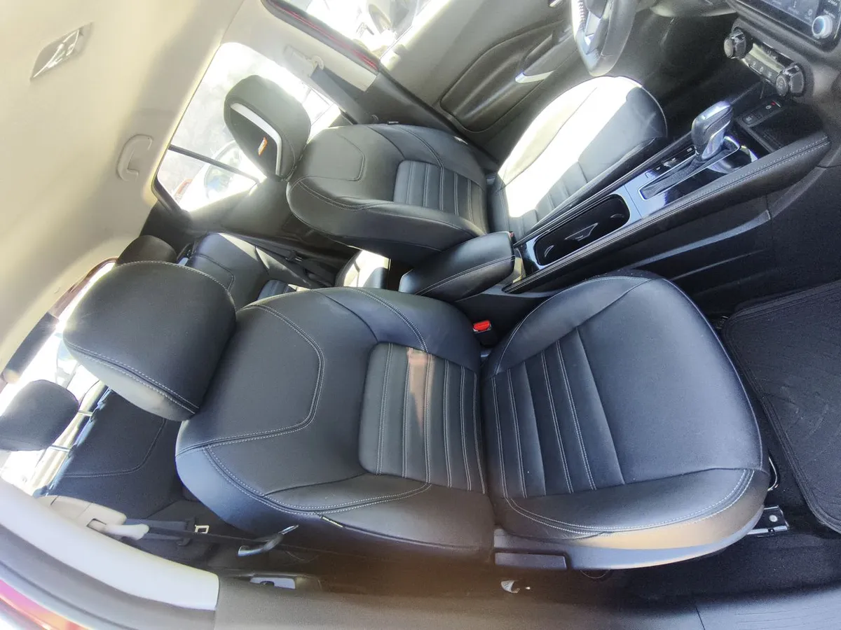 Nissan Kicks 1.6 Exclusive 4x2 Cvt At 5p año 2025