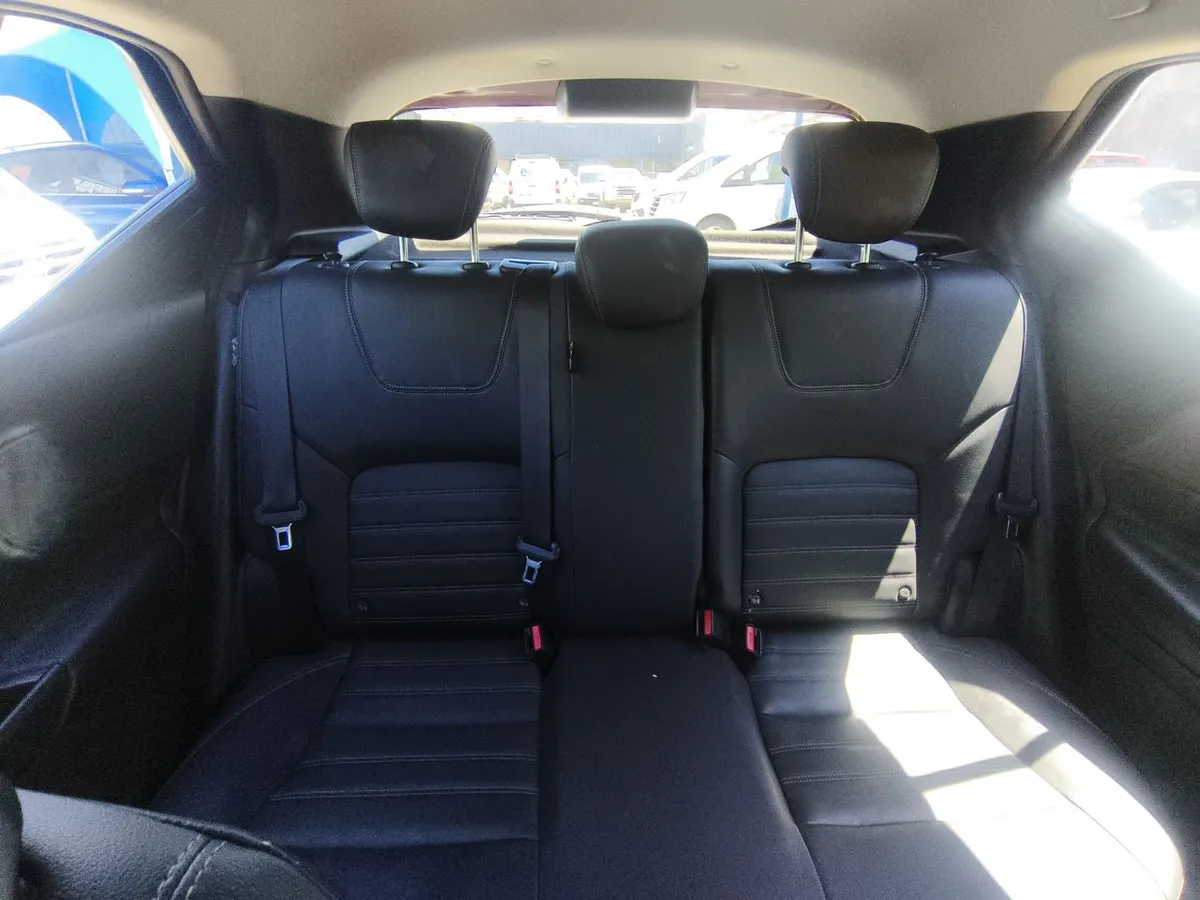 Nissan Kicks 1.6 Exclusive 4x2 Cvt At 5p año 2025