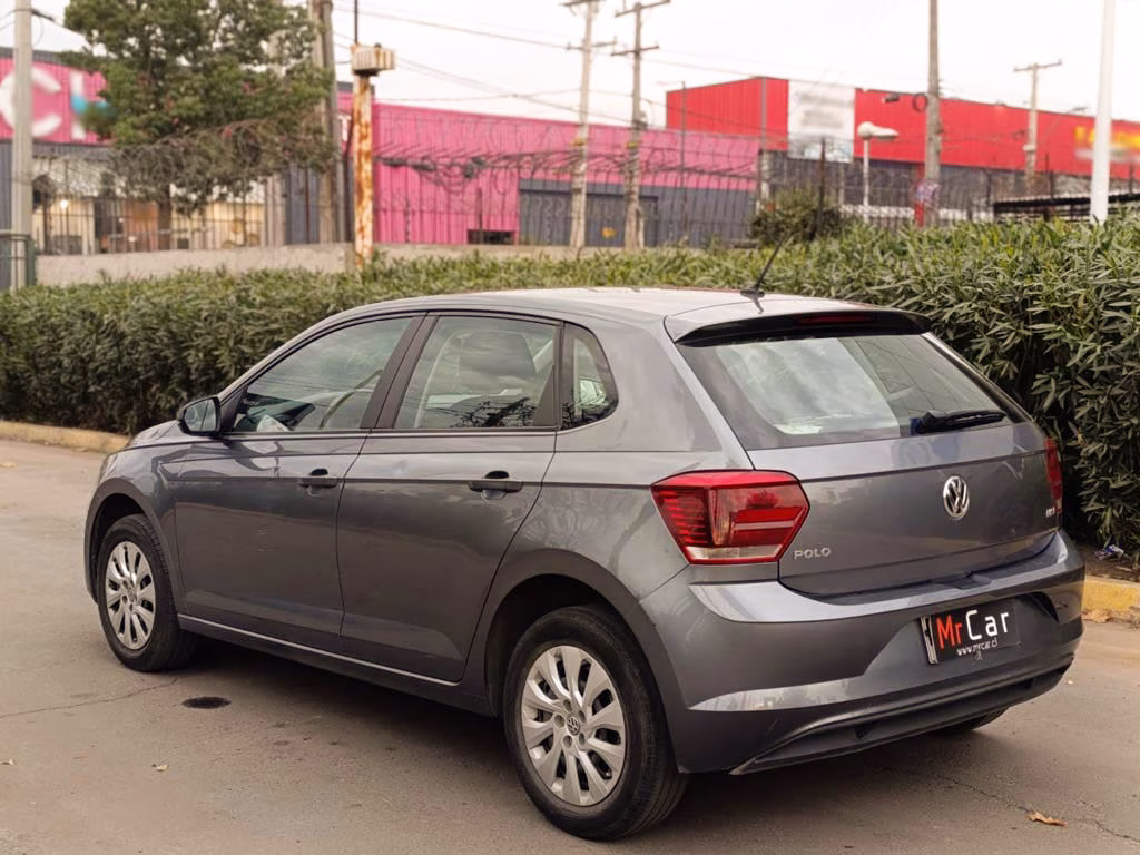 Volkswagen Polo Trendline 1.6 Mt año 2021