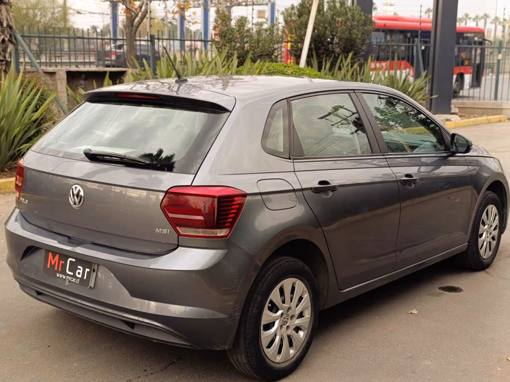 Volkswagen Polo Trendline 1.6 Mt año 2021