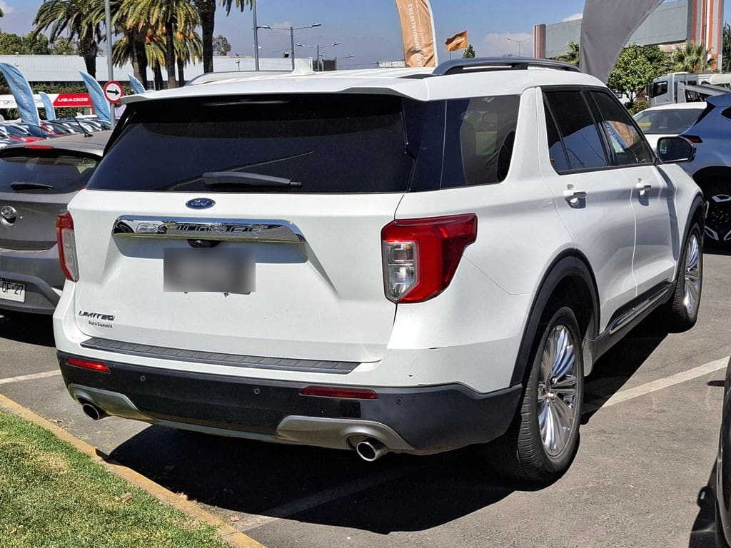 Ford Explorer 2.3 Xlt At año 2024
