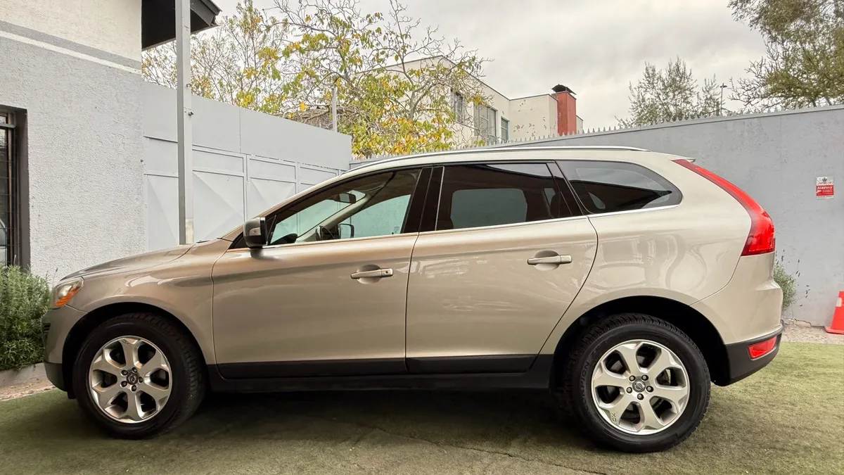 Volvo Xc60 2.0 T5 Comfort 4x2 At año 2014