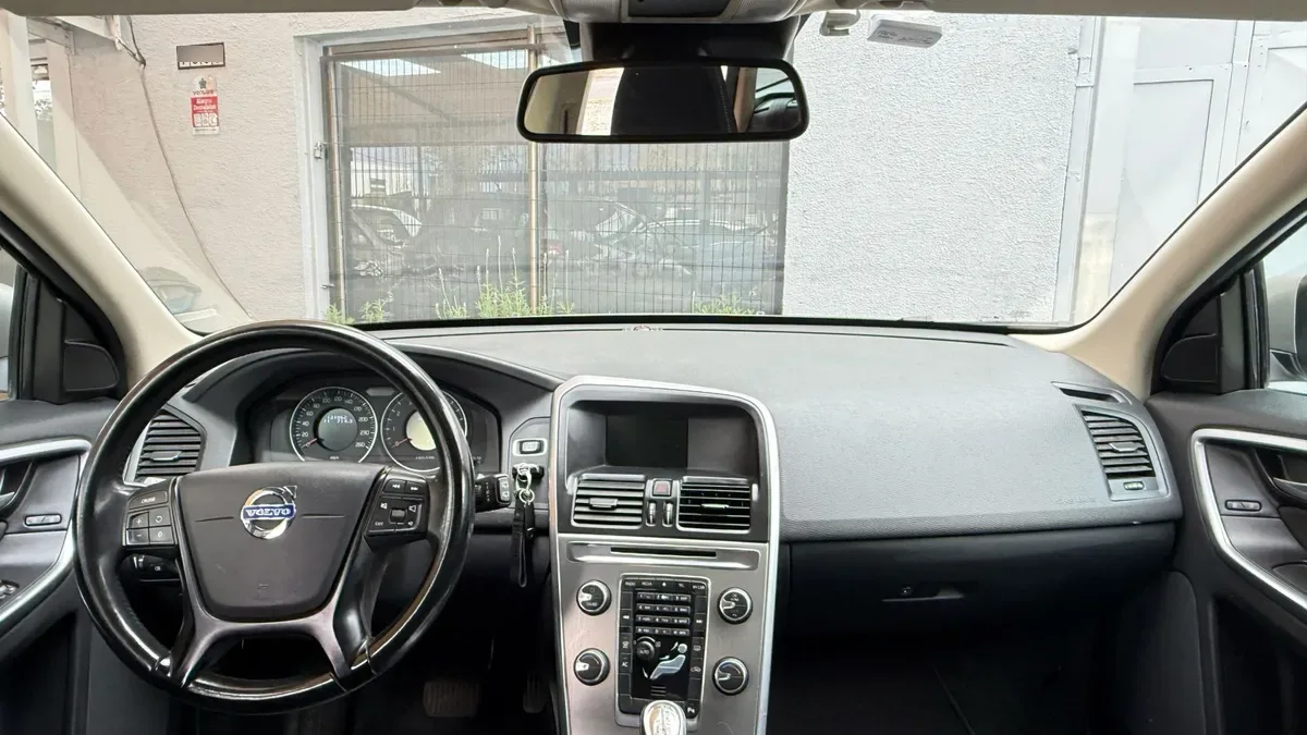 Volvo Xc60 2.0 T5 Comfort 4x2 At año 2014