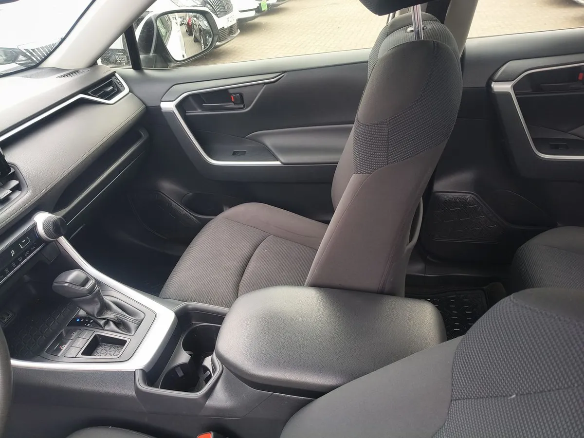 Toyota Rav 4 2.0 Le 4x2 Cvt At 5p año 2020