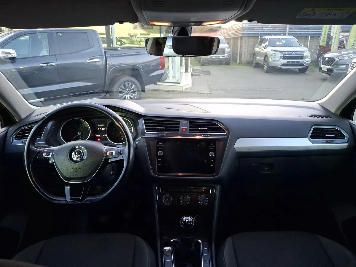 Volkswagen Tiguan 1.4 Tsi Trendline 4x2 Mt 5p año 2018