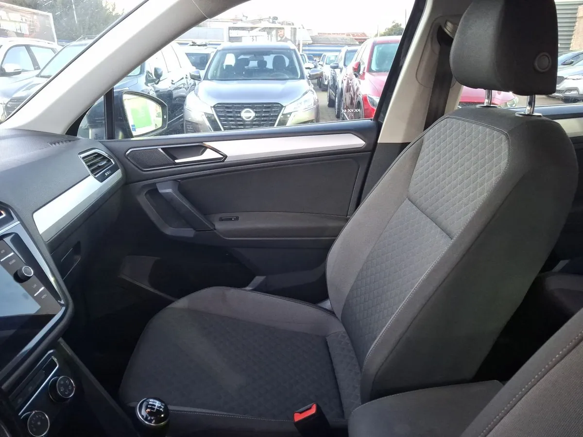 Volkswagen Tiguan 1.4 Tsi Trendline 4x2 Mt 5p año 2018