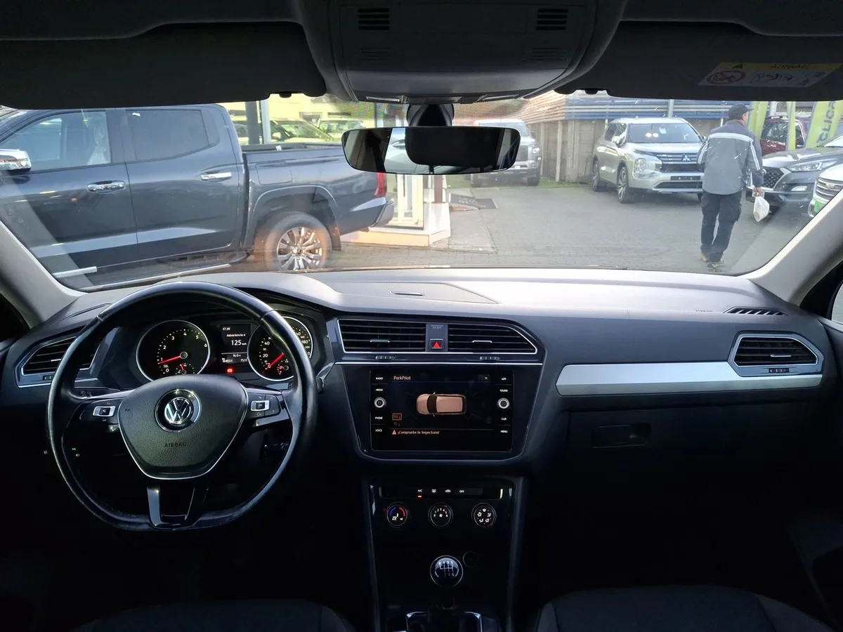 Volkswagen Tiguan 1.4 Tsi Trendline 4x2 Mt 5p año 2018