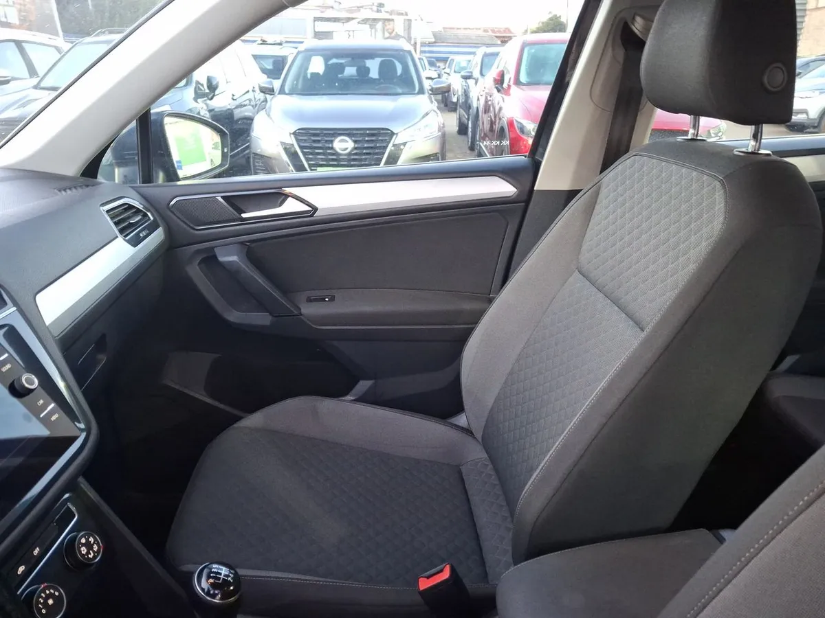 Volkswagen Tiguan 1.4 Tsi Trendline 4x2 Mt 5p año 2018