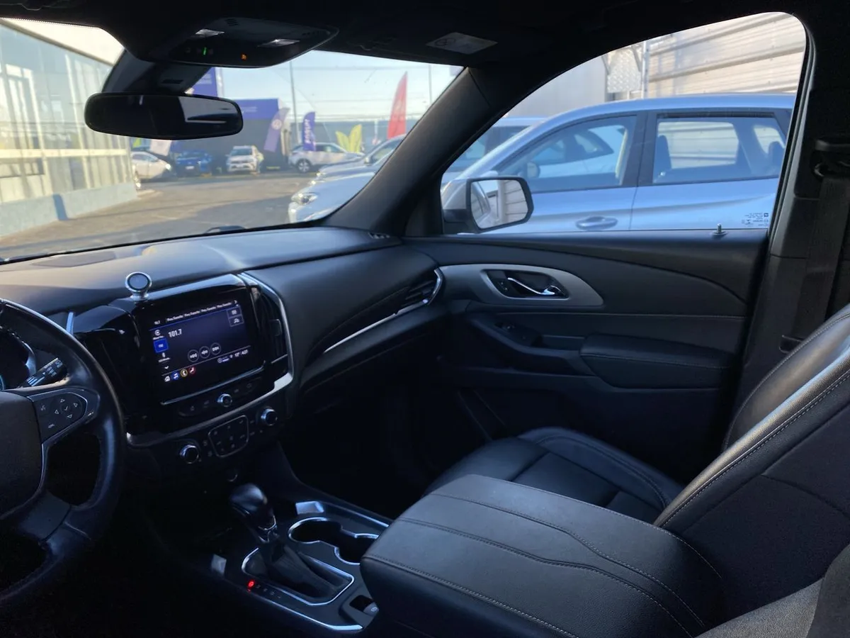Chevrolet Traverse 3.6l Lt Awd Ii At 5p año 2022