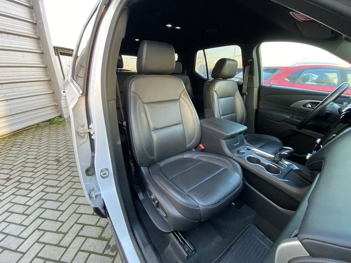 Chevrolet Traverse 3.6l Lt Awd Ii At 5p año 2022