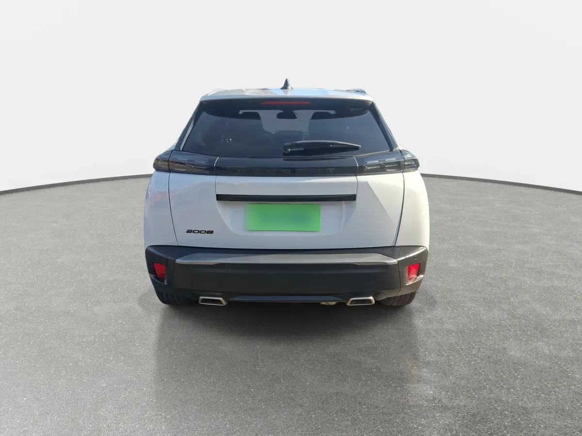 Peugeot 2008 1.2 Allure Pack Puretech 130hp 4x2 Mt 5p año 2024