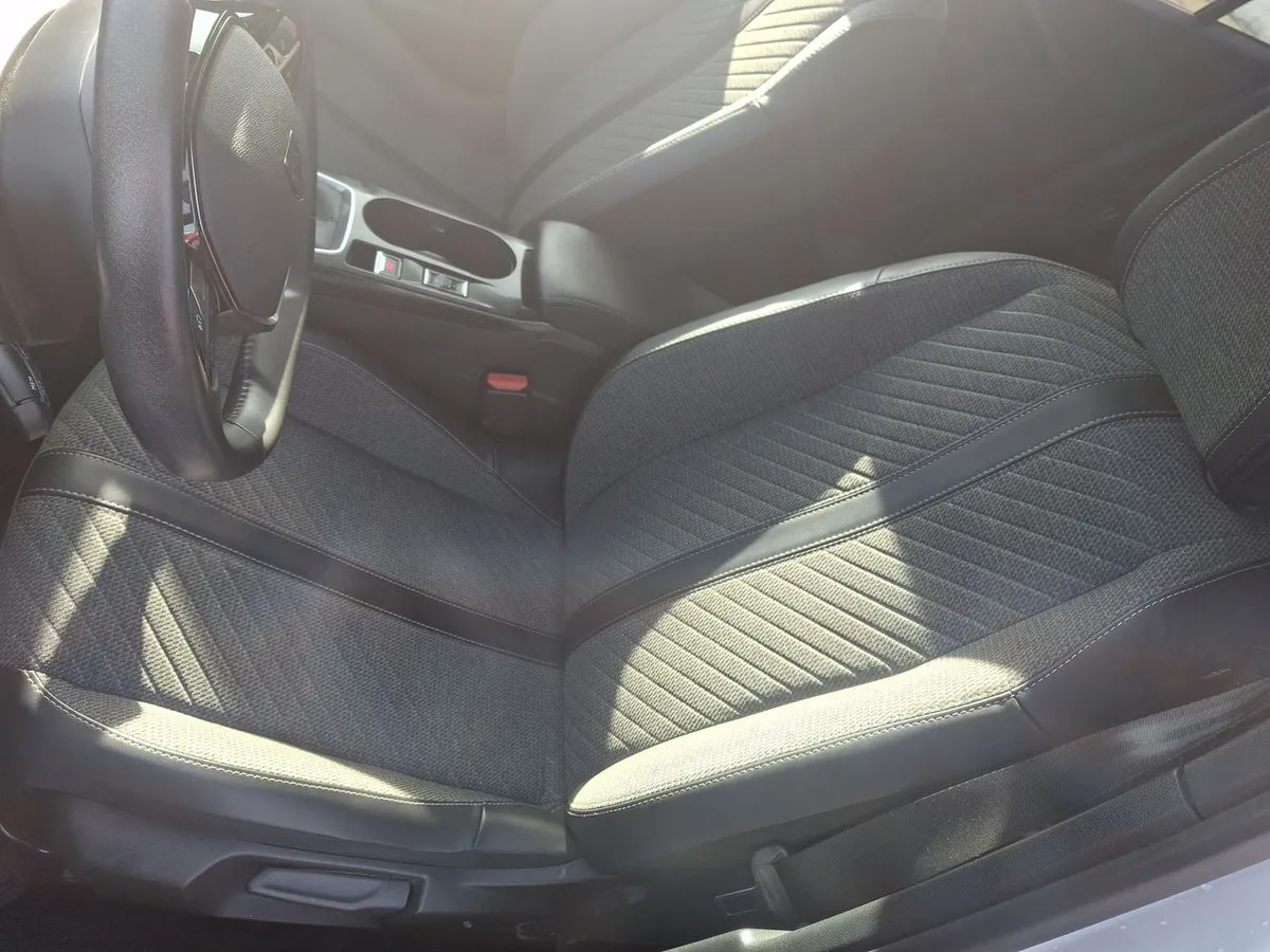 Peugeot 2008 1.2 Allure Pack Puretech 130hp 4x2 Mt 5p año 2024