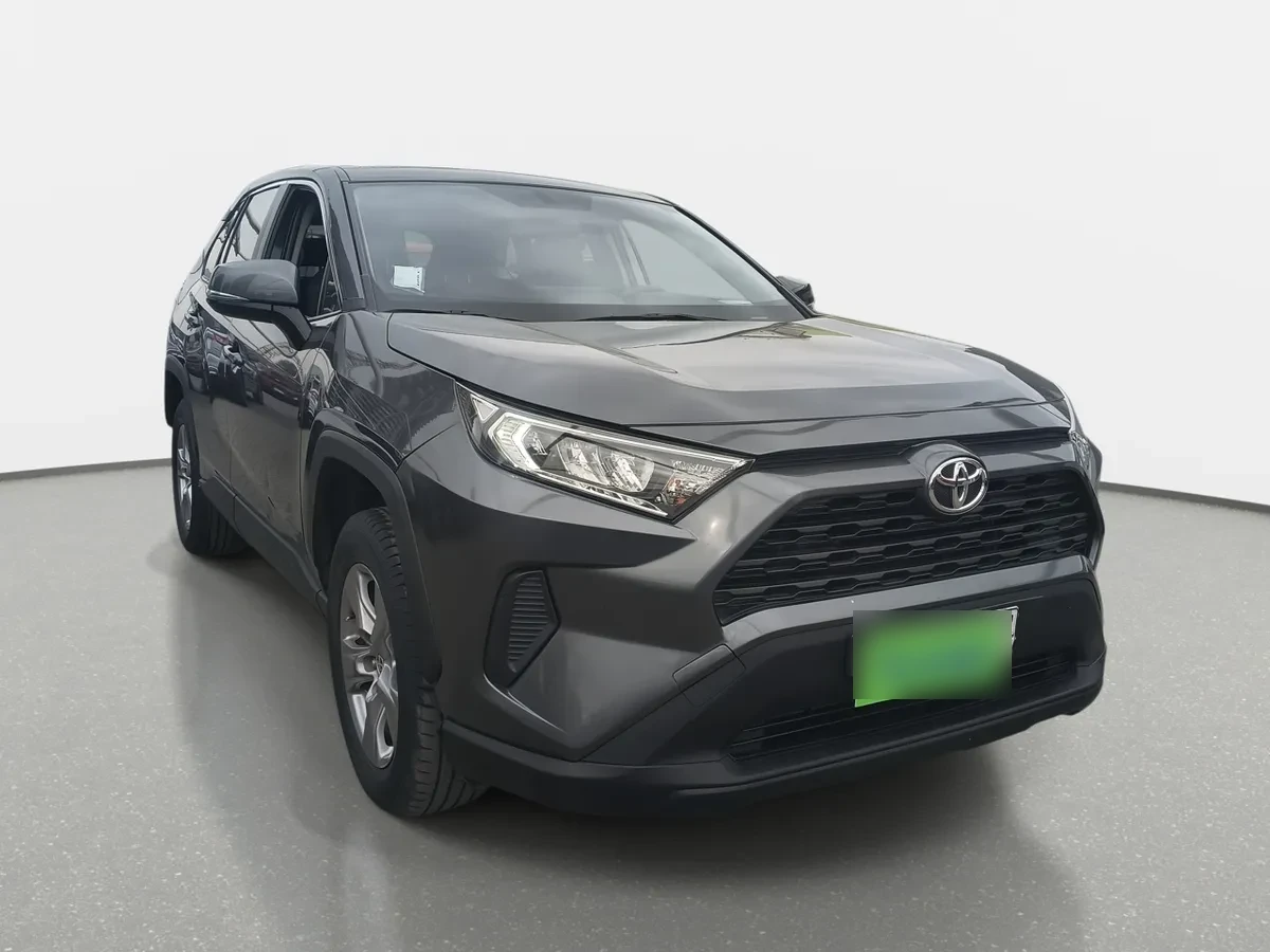 Toyota Rav 4 2.0 Le 4x2 Mt 5p año 2022