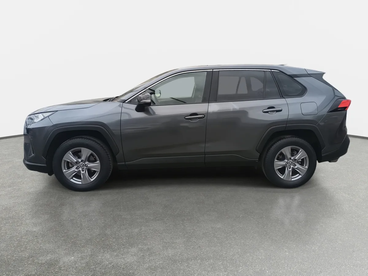 Toyota Rav 4 2.0 Le 4x2 Mt 5p año 2022