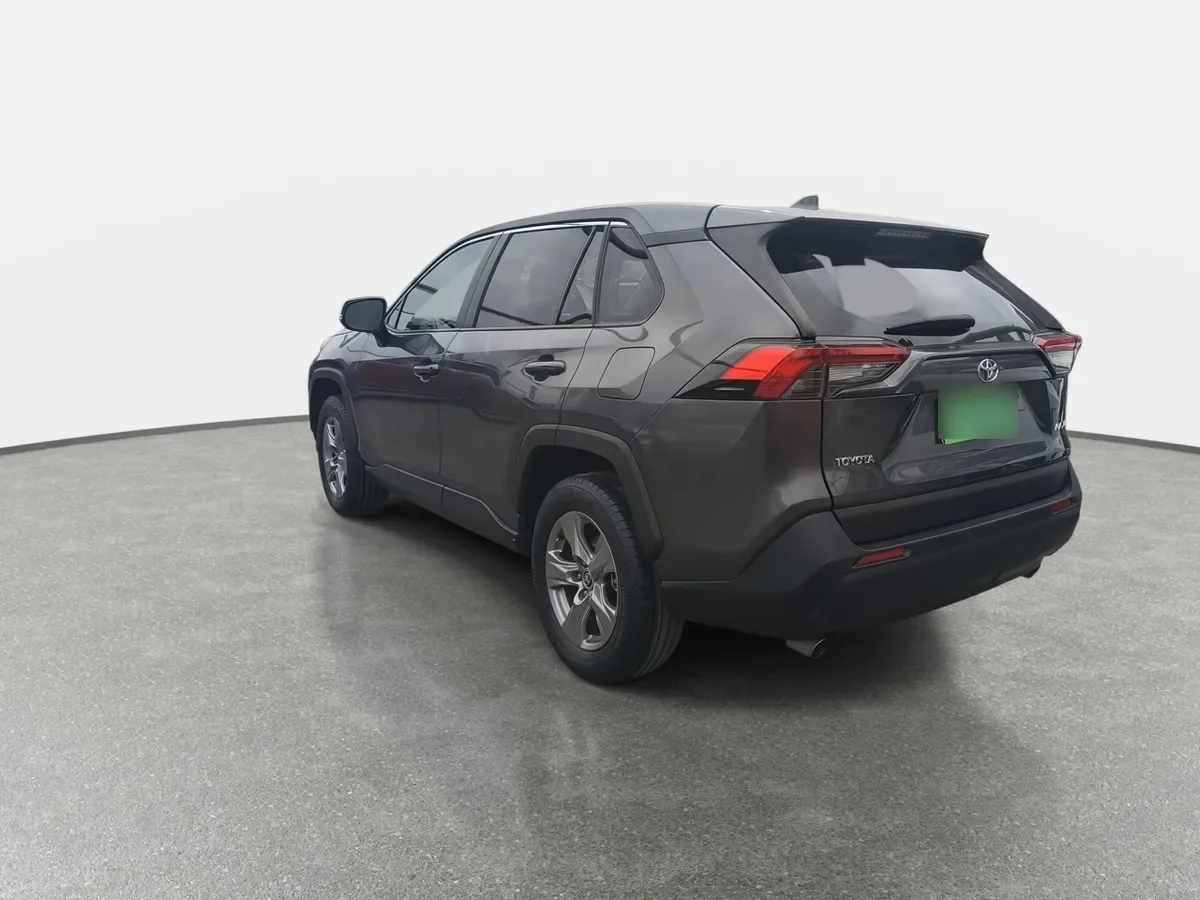 Toyota Rav 4 2.0 Le 4x2 Mt 5p año 2022