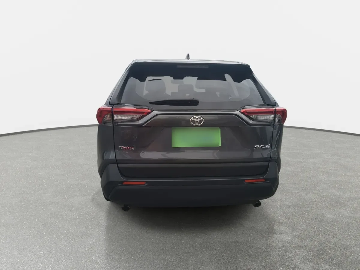 Toyota Rav 4 2.0 Le 4x2 Mt 5p año 2022