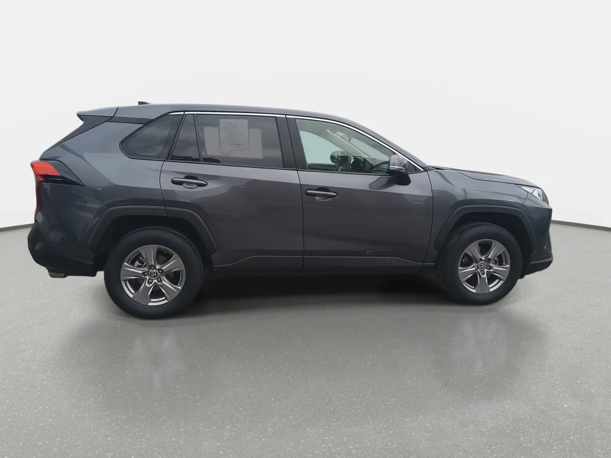 Toyota Rav 4 2.0 Le 4x2 Mt 5p año 2022