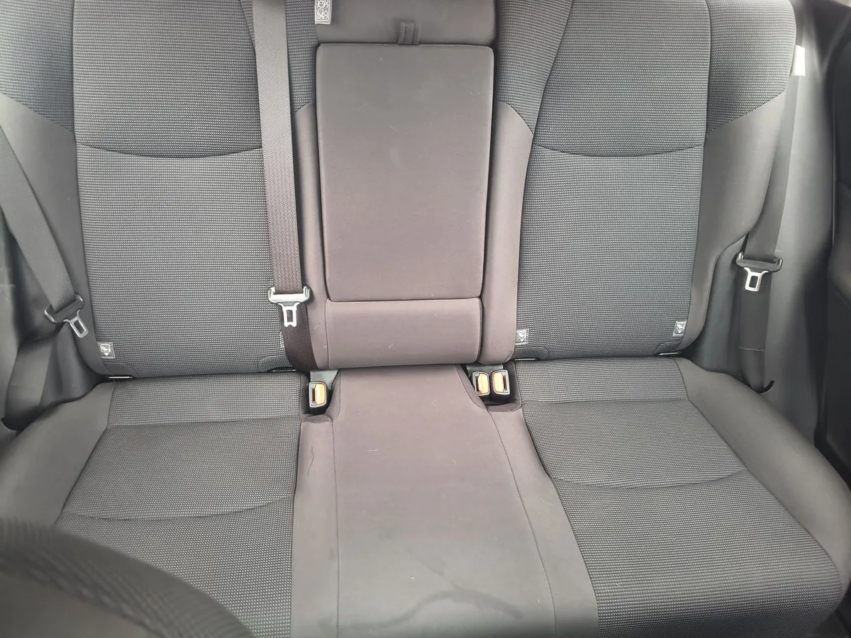 Toyota Rav 4 2.0 Le 4x2 Mt 5p año 2022