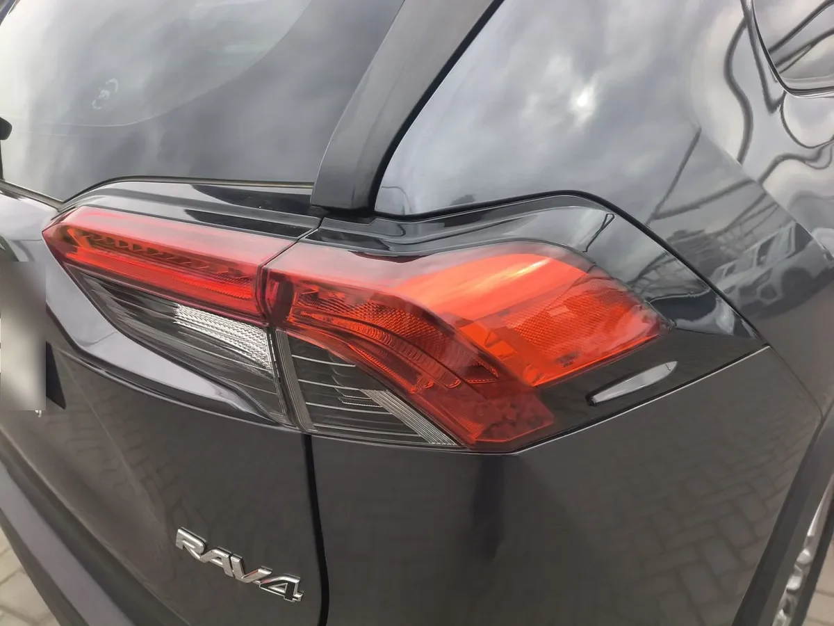 Toyota Rav 4 2.0 Le 4x2 Mt 5p año 2022